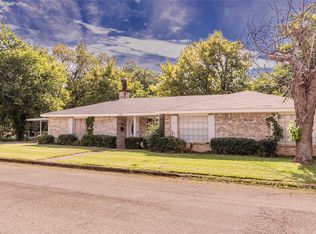 1103 Miller St, Bowie, TX 76230