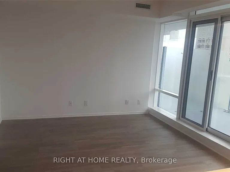 1 Bloor St E #2703 — Photo 7