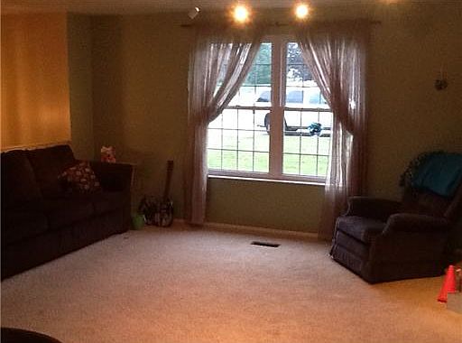 5th image of 14 Torrington Dr