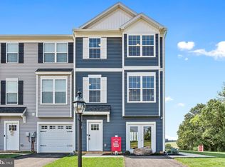 208 Avon Dr #242, Red Lion, PA