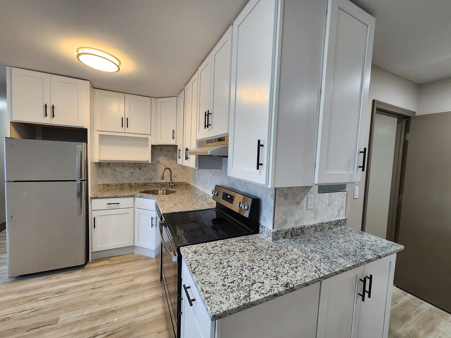 2 bed, 1.5 bath, 1400 sqft, $2,150 — Photo 4