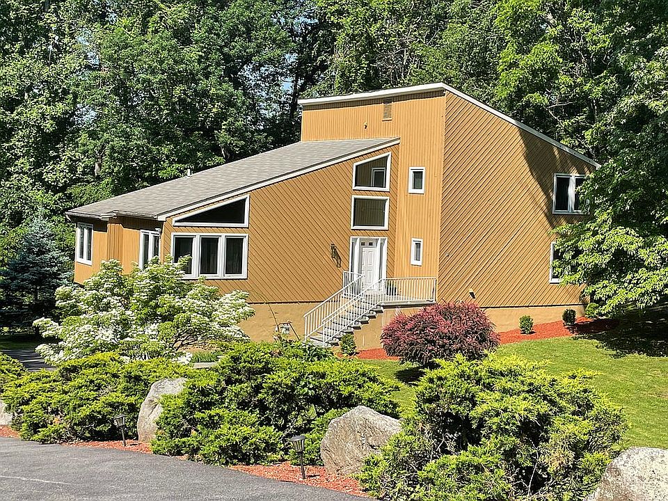 1st image of 30 Amalfi Dr