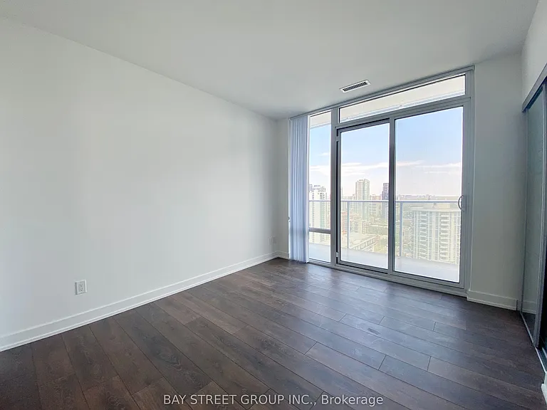 501 Yonge St #2709 — Photo 12