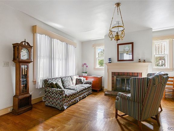 4th image of 118 Wilson Ave