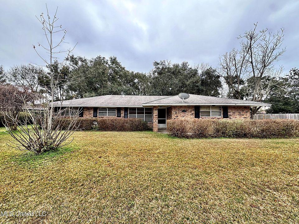 1st image of 14 Northwood Dr