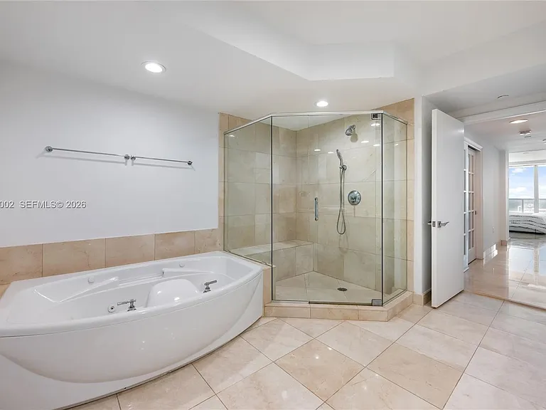 3201 NE 183rd St #2906 — Photo 31