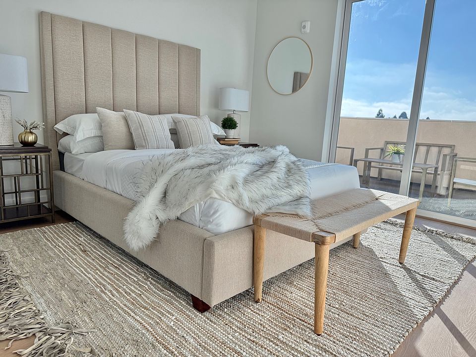 Penthouse 2 Bed 2.5 Bath