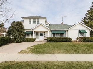 102 N Rohlwing Rd, Palatine, IL 60074
