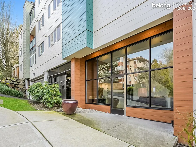 9710 5th Ave NE #307 — Photo 3