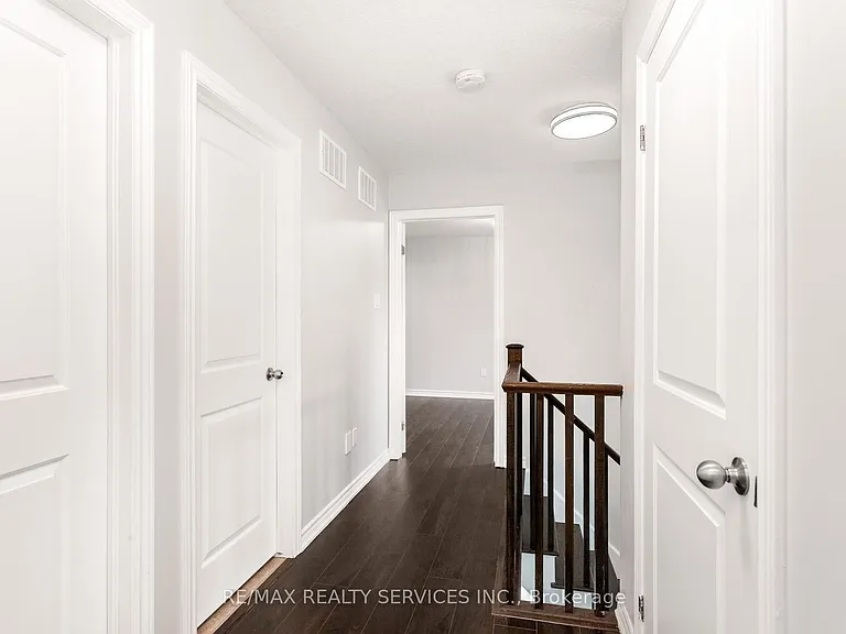 21 Dorchester Ter — Photo 28
