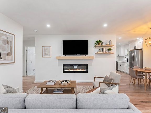 3rd image of 2191 Tilson Cir
