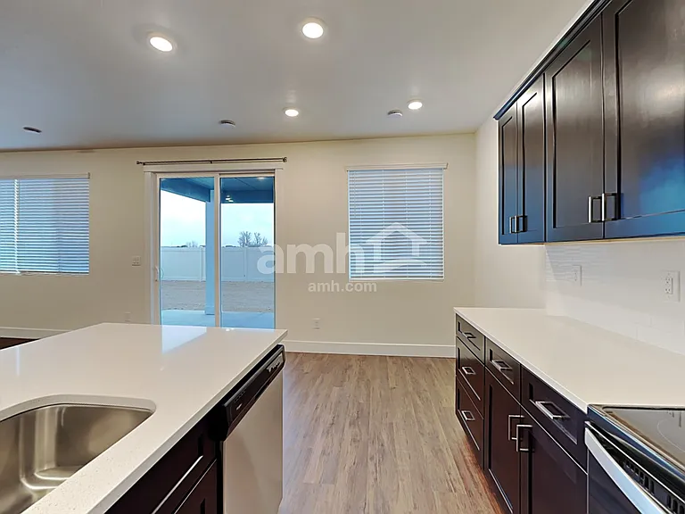 1271 E Ludlow Dr — Photo 5