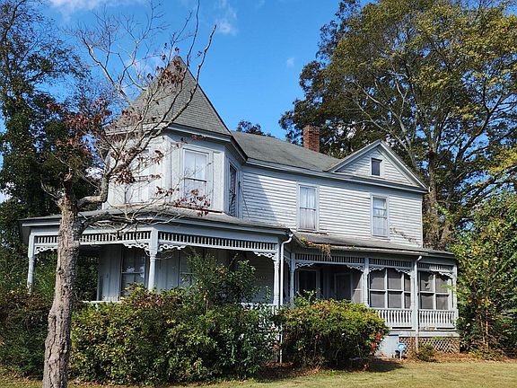 2nd image of 906 Roanoke St