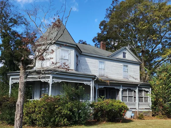 906 Roanoke St, Scotland Neck, NC 27874