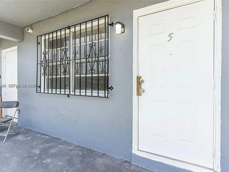 1445 NW 2nd Ave #3 — Photo 6