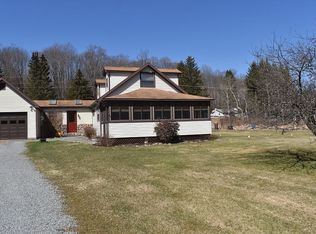 975 Advent Rd, Lake Ariel, PA 18436