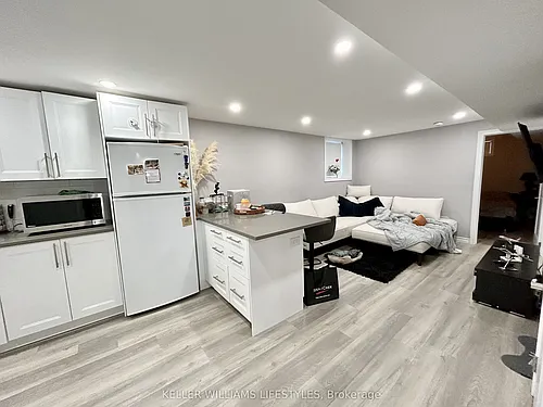 18 Queenston Cres #LOWER Photo 1