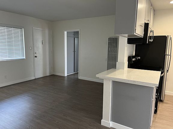 3rd image of 1156 Hornblend St APT 17