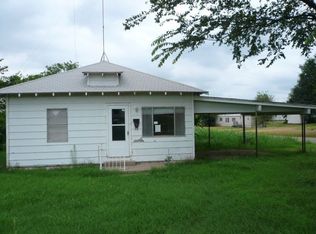 301 W Kansas St, Walters, OK 73572