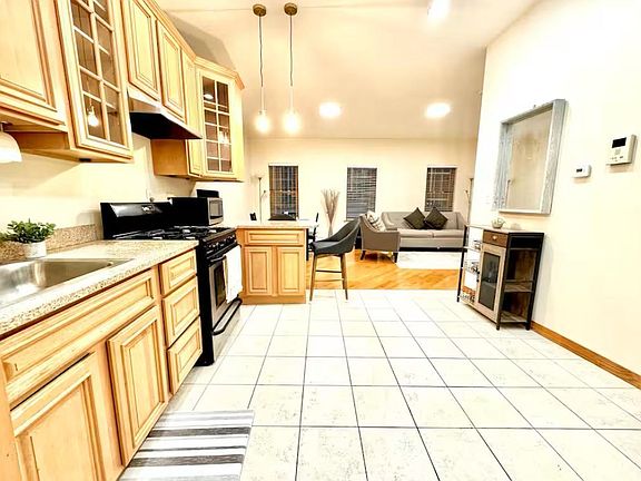 2nd image of 73 Palisade Ave APT 3