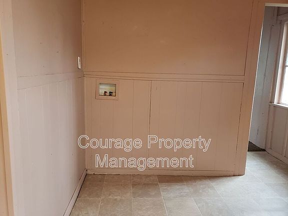 4th image of 705 E 2nd St APT B