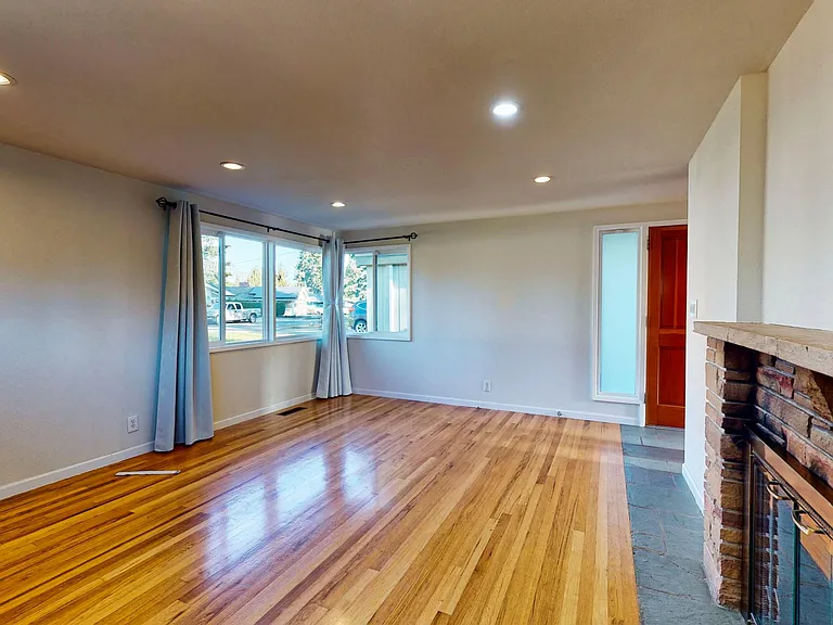 14405 SE 15th St — Photo 9