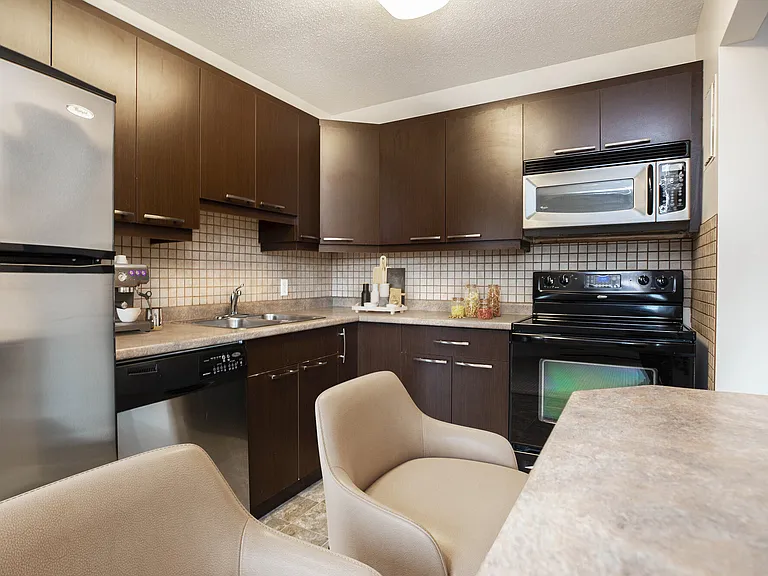 800 Corydon Ave — Photo 24