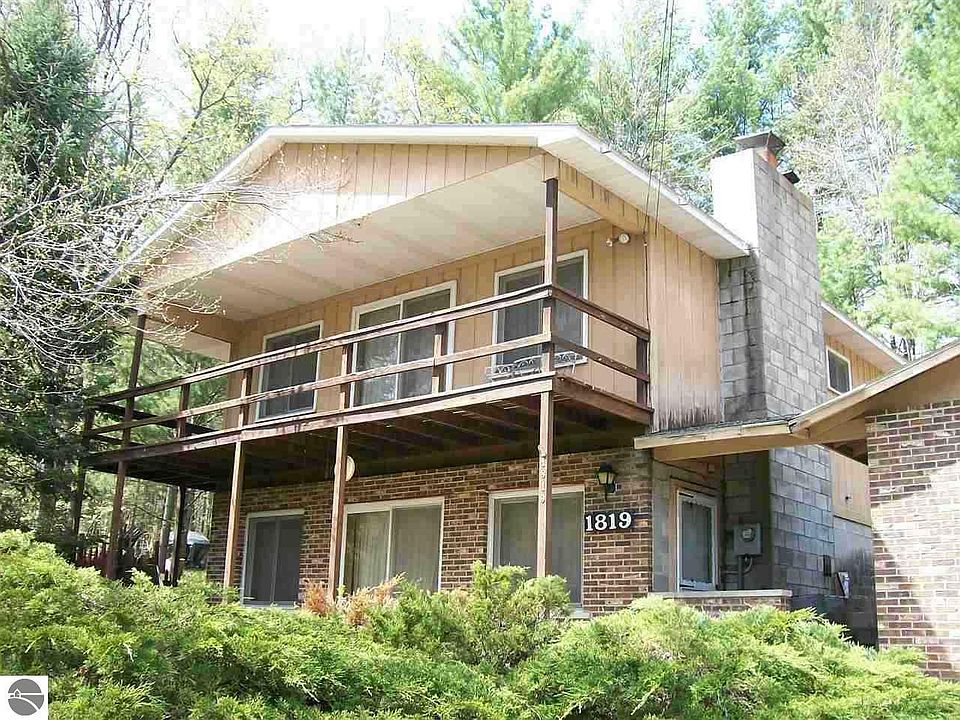 1st image of 1819 N Ogemaw Trl