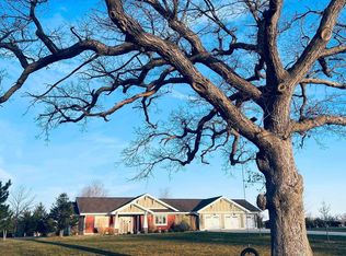 920 Yankee Ave, Cresco, IA 52136