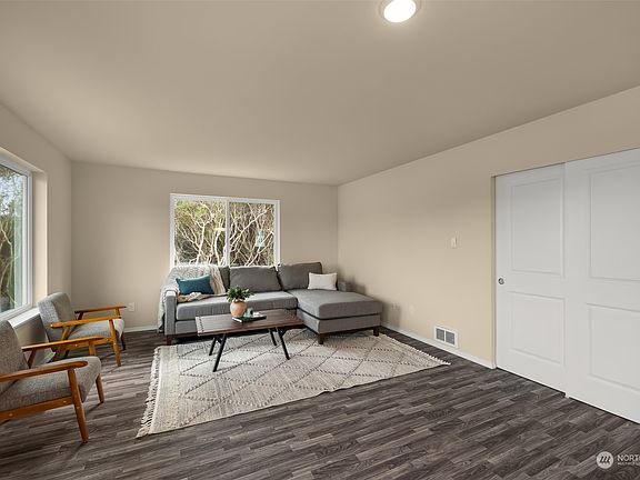 3rd image of 809 Ocean Shores Boulevard SW