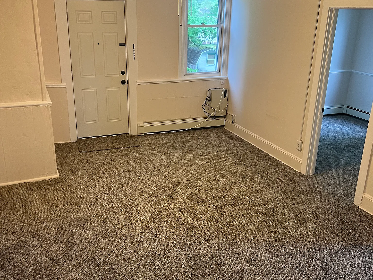 24 Locust Ave — Photo 3