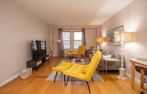 922 Beacon St #23C Photo 1