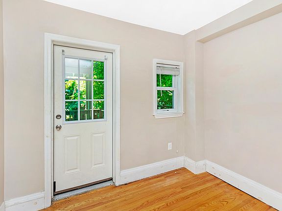 4th image of 27 Shannon St #1R