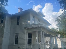 256 Tuttle Ave