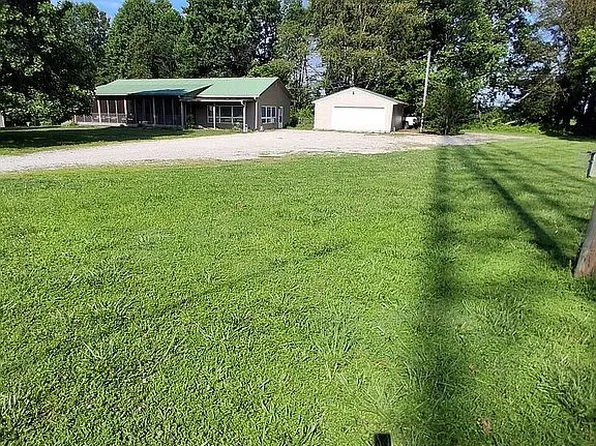 807 Stray Winds Rd, Campbellsville, KY 42718