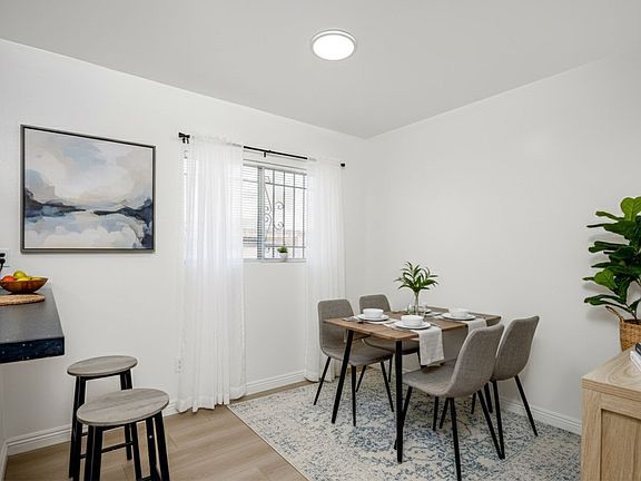 4th image of 3620 S Budlong Ave APT 2