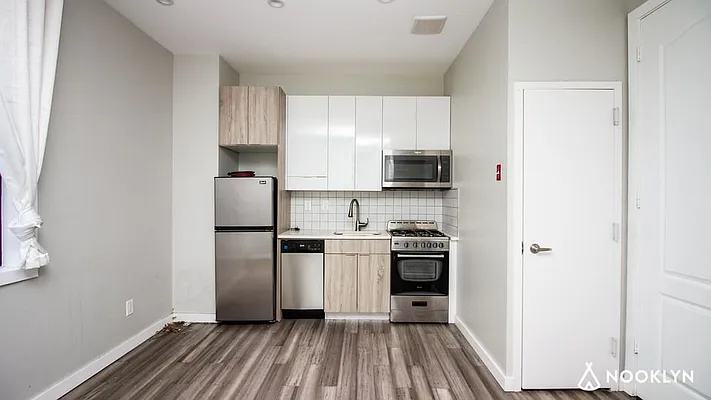 Rented by Nooklyn NYC LLC | media 22