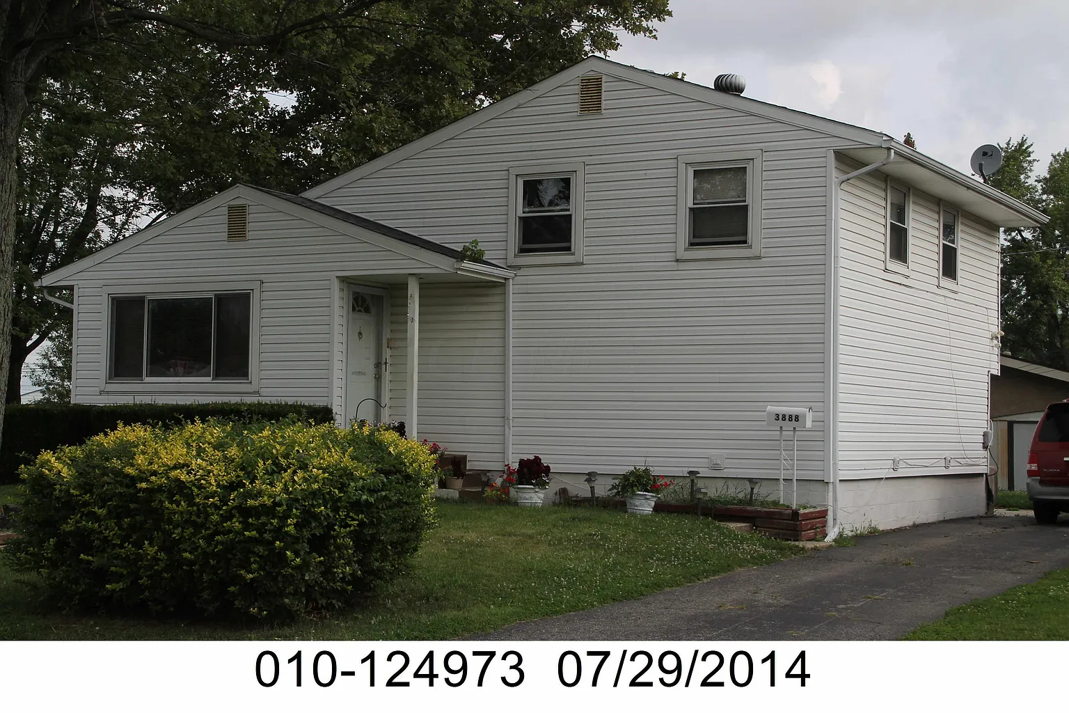 3888 Fairmoor Rd photo 1