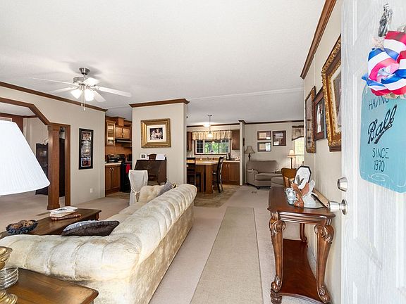 3rd image of 41 Fernwood Dr