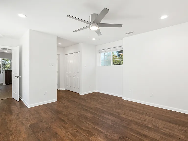 835 Barsby St — Photo 15