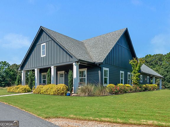 2nd image of 300 Cook Rd