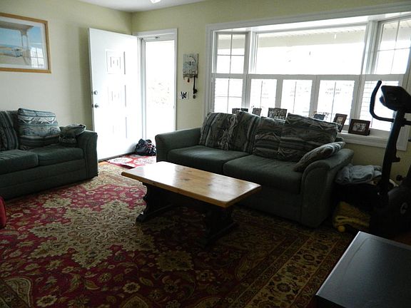 5th image of 913 Borden Ave