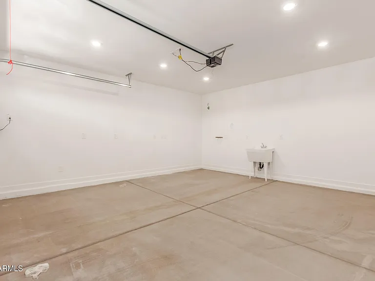 43 E Capricorn Way — Photo 34