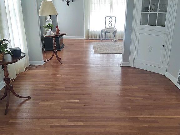 4th image of 15908 Alden Ave