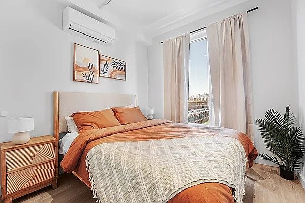 1st image of 16 West St #616