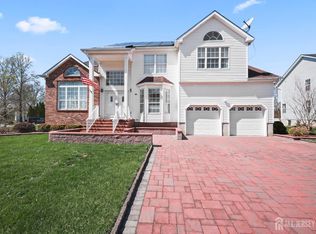 30 Terrier Pl, Kendall Park, NJ