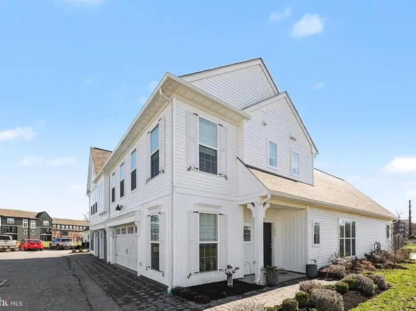 1313 Carnegie Way, Mechanicsburg, PA 17055