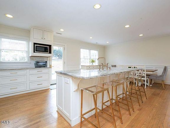 2nd image of 211 Westridge Dr