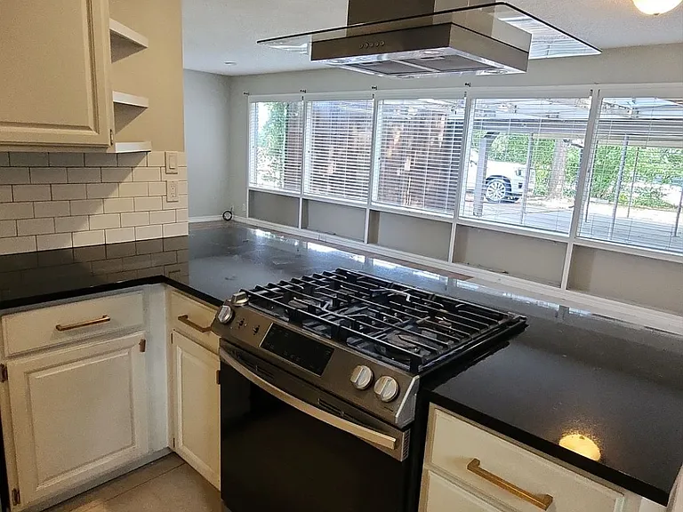 1125 Bowman St #1 — Photo 15