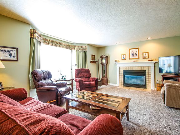 4th image of 2423 Willowdale Dr